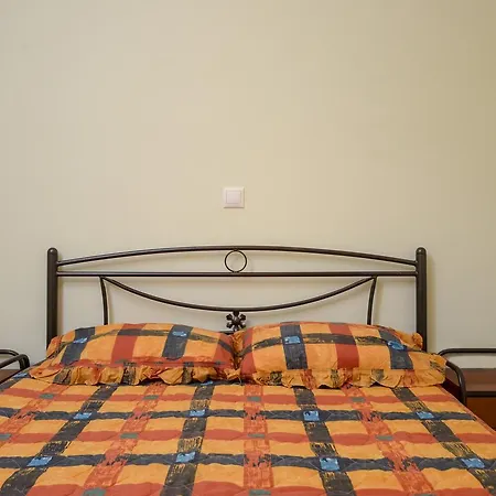 Naxos Apartament *